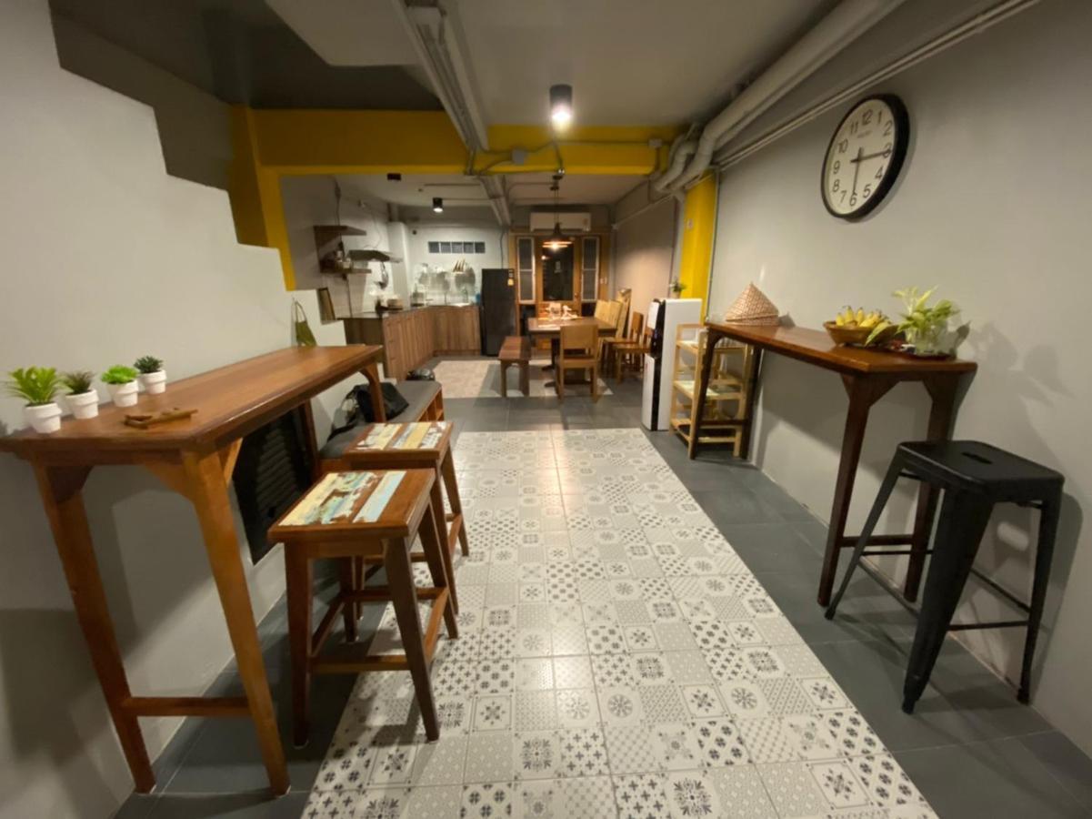 Bangpho Story Hostel Bangkok Buitenkant foto