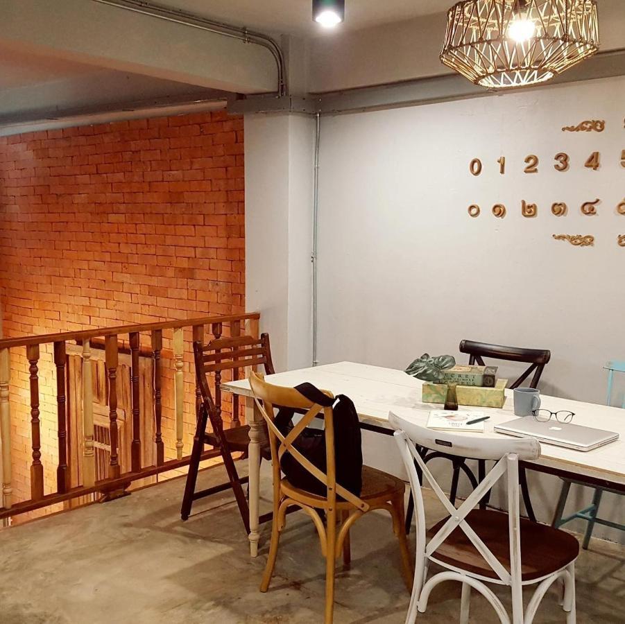 Bangpho Story Hostel Bangkok Buitenkant foto