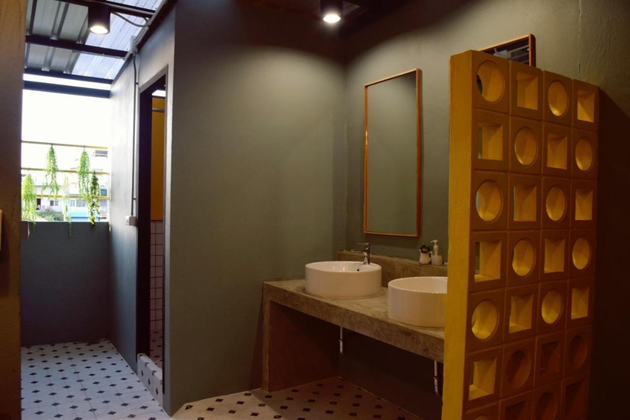 Bangpho Story Hostel Bangkok Buitenkant foto